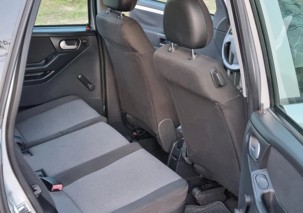 Opel Meriva cena 7000 przebieg: 233000, rok produkcji 2004 z Białobrzegi małe 67